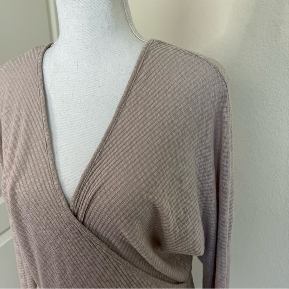 UO Light Pink Mauve Ribbed Surplice Cross Open Back Tie Side Long Sleeve Blouse - Picture 7 of 9